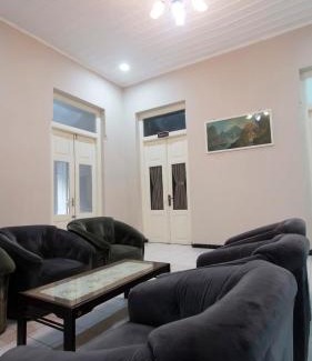 Bondowoso House | Alicia Bondowoso