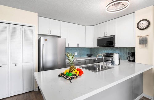 Kailua-Kona Condo | Alii Villas#318 Beautiful Top Floor Condo with Garden & Ocean Views