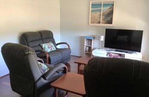 Leeman House | Alimac's Beach Stay Leeman