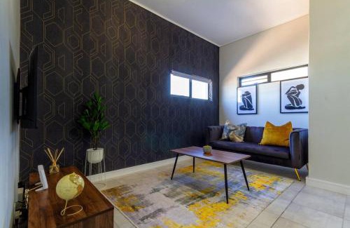 Greater Johannesburg Metropolitan Area Apartment | Alimama Spaces: Nonku's Greenlee Studio