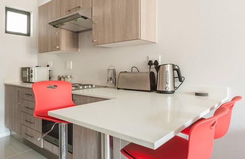 Greater Johannesburg Metropolitan Area Apartment | #AlimamaSpaces: The Rand Haven
