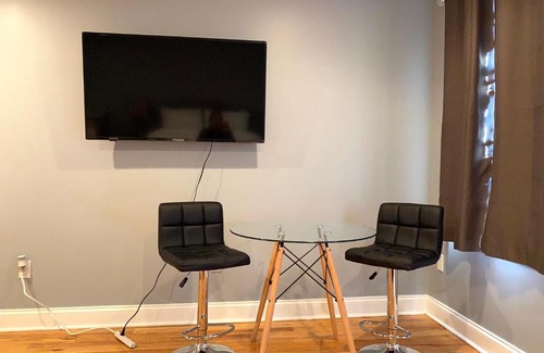 West Poplar Apartment | Alina & Fanny - Philadelphia 1212 Mt Vernon St
