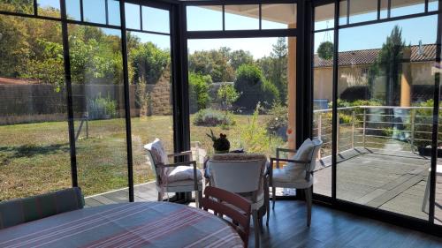 Alix Bed & Breakfast | Alix au pays des Pierres Dorées