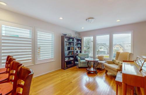 Alki House | Alki Adventures