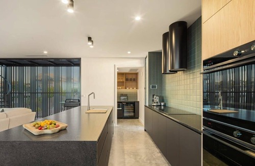 Alexandra Headland House | Alkira At Alex Heads - 5 mins walk to beach