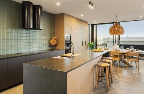 Alexandra Headland House | Alkira At Alex Heads - 5 mins walk to beach