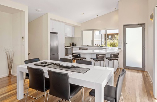 Dunsborough House | Alkira @ Cape Villas, Dunsborough
