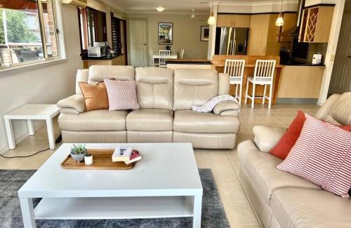 Port Macquarie House | Alkira - comfy home with pool