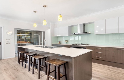 Pokolbin House | ALKIRA - THE VINTAGE HOLIDAY HOUSES
