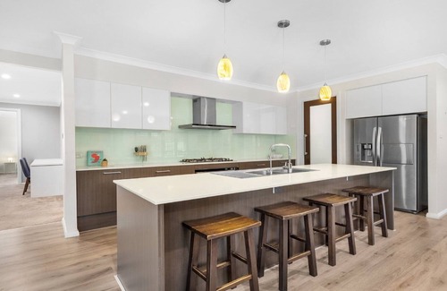 Pokolbin House | ALKIRA - THE VINTAGE HOLIDAY HOUSES