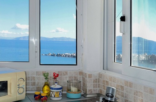 Therma Apartment | Alkistis Cozy by The Beach Apartment in Ikaria Island inTherma Bay - 2nd Floor