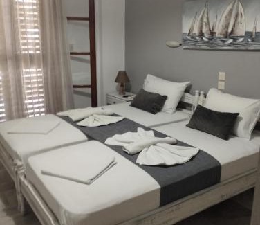 Skiathos Town Apartment | ALKMENE STUDIOS