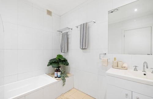 North Manly Apartment | All about location!