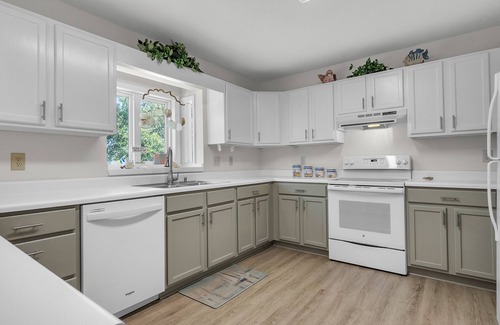 Long Beach House | All About The Views: Cozy Home with Canal and Ocean Views, Close to Nature Walk