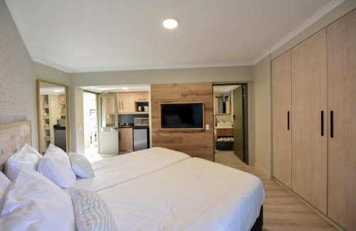 Rondebosch Apartment | All Africa House (University Of Cape Town)