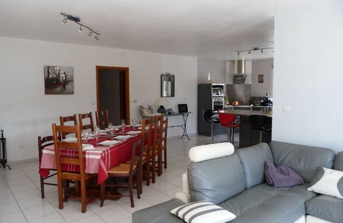 Barjac Villa | All air-conditioned villa with swimming pool 6 to 7 people