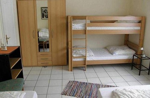 Wernborn Apartment | all apartments in house U - House U, for 1-15 persons, 25km to FFM-Nord