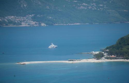 Budva Apartment | All blue