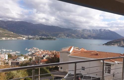 Budva Apartment | All blue
