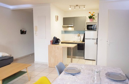 Carcassonne Apartment | ♥ ALL COMFORT! Air conditioning, Quiet, Parking, View of the Pyrenees, Elevator, Wifi ♥