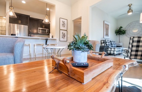 Tallassee House | All Decked Out | 3 Bed, 2 Bath