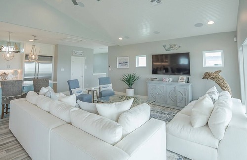 Port Aransas House | All Decked Out | Private Pool, Hot Tub, Game Room