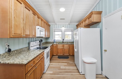 North Myrtle Beach House | All DOGS welcome, large pool, Cherry Grove Beach!