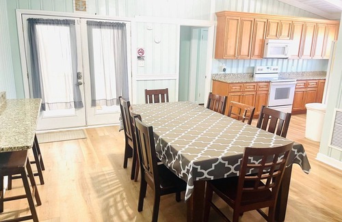 North Myrtle Beach House | All DOGS welcome, large pool, Cherry Grove Beach!