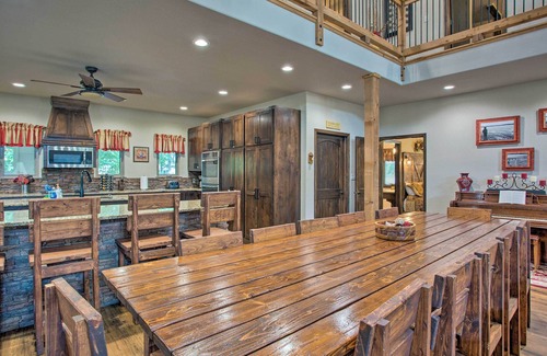 Kingston House | All-Encompassing Family Retreat Near Lake Texoma!