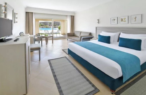 Soma Bay Hotel | All-Inclusive Coastal Retreat with 2 Outdoor Pool, Spa and Watersports