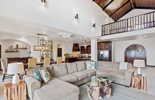 Surfside Villa | ALL INCLUSIVE Luxury Beachfront 4 Bed/4.5 Bath Villa near Placencia, Belize