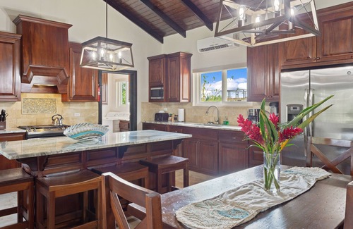 Cocoplum Villa | ALL INCLUSIVE Seahorse Villa - 4 Bedroom Luxury Villa near Placencia, Belize