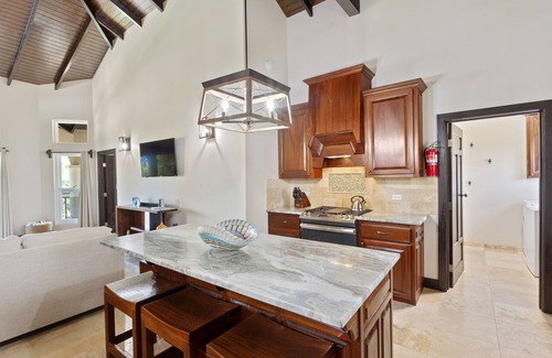 Cocoplum Villa | ALL INCLUSIVE Seahorse Villa - 4 Bedroom Luxury Villa near Placencia, Belize