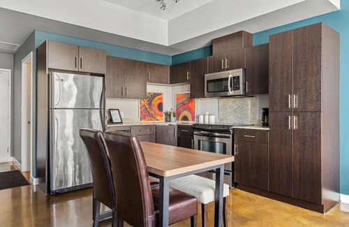 Beltline Apartment | All My Favorite Colors | DT YYC | BMO | Great Eats