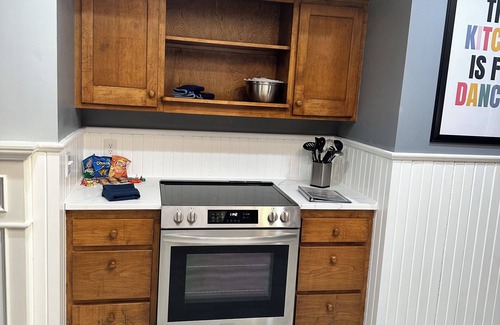 Wichita House | All NEW Kitchen & Baths - Pool open thru 9-31-Hot Tub-Game Room-King Beds