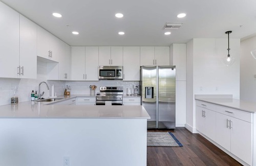 North Trail Condo | All-New, Waterfront Condo Near Downtown Sarasota