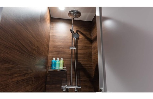 Chuo Hotel | All rooms are nonsmoking Twin with shower boot/Chuo-ku Tokyo