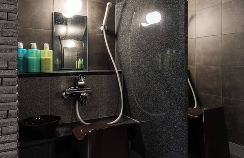 Chuo Hotel | All rooms are nonsmoking Twin with shower boot/Chuo-ku Tokyo