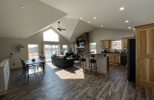 New Lisbon House | All-Season Beach House Castle Rock Lake - Larry's Lodge