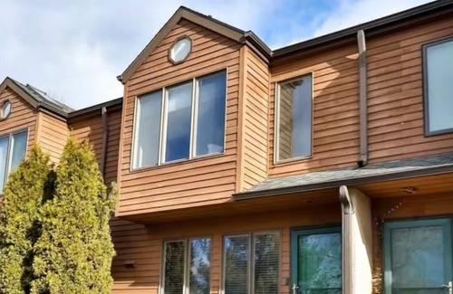 Windham Condo | All-Season Condo - Ski Windham l Hunter l Pool l Hike l Fish