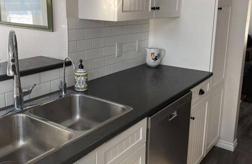 Dunnottar Cottage | All season, new cottage with many amenities. Family/pet-friendly. Close to beach