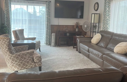 Ketchikan Apartment | All Season Retreat-easy access to sights & fishing.