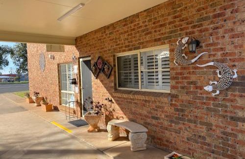 Parkes Hotel | All Settlers Motor Inn Parkes