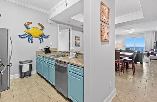 Long Beach Condo | All-suite condo with Gulf views, beach access, balcony, pool, spa, gym, & AC