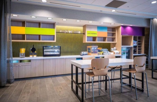 South Loop House | All-suite hotel in Bloomington
