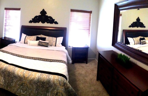 Power Ranch House | All The Bells & Whistles: Pool, Hot Tub, Gas Firepit, Bbq, Pool Table, Ping Pong