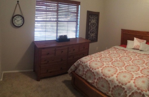 Power Ranch House | All The Bells & Whistles: Pool, Hot Tub, Gas Firepit, Bbq, Pool Table, Ping Pong