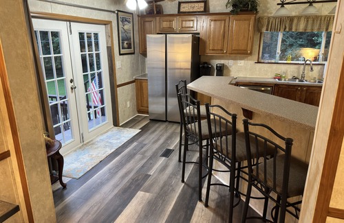 Bellevue House | All the excitement of Nashville AND a quiet retreat to recharge & re-energize!