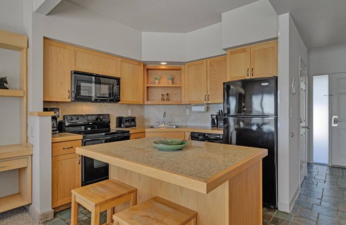 Redmond Condo | All the River Views- Best Deschutes views Dogs Welcome!