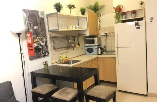 Kerem HaTeimanim Apartment | all you need in 1BR home by the Beach